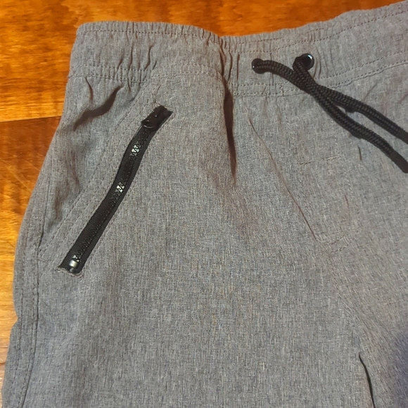 🖐🏽 Grey shorts - Picture 5 of 5